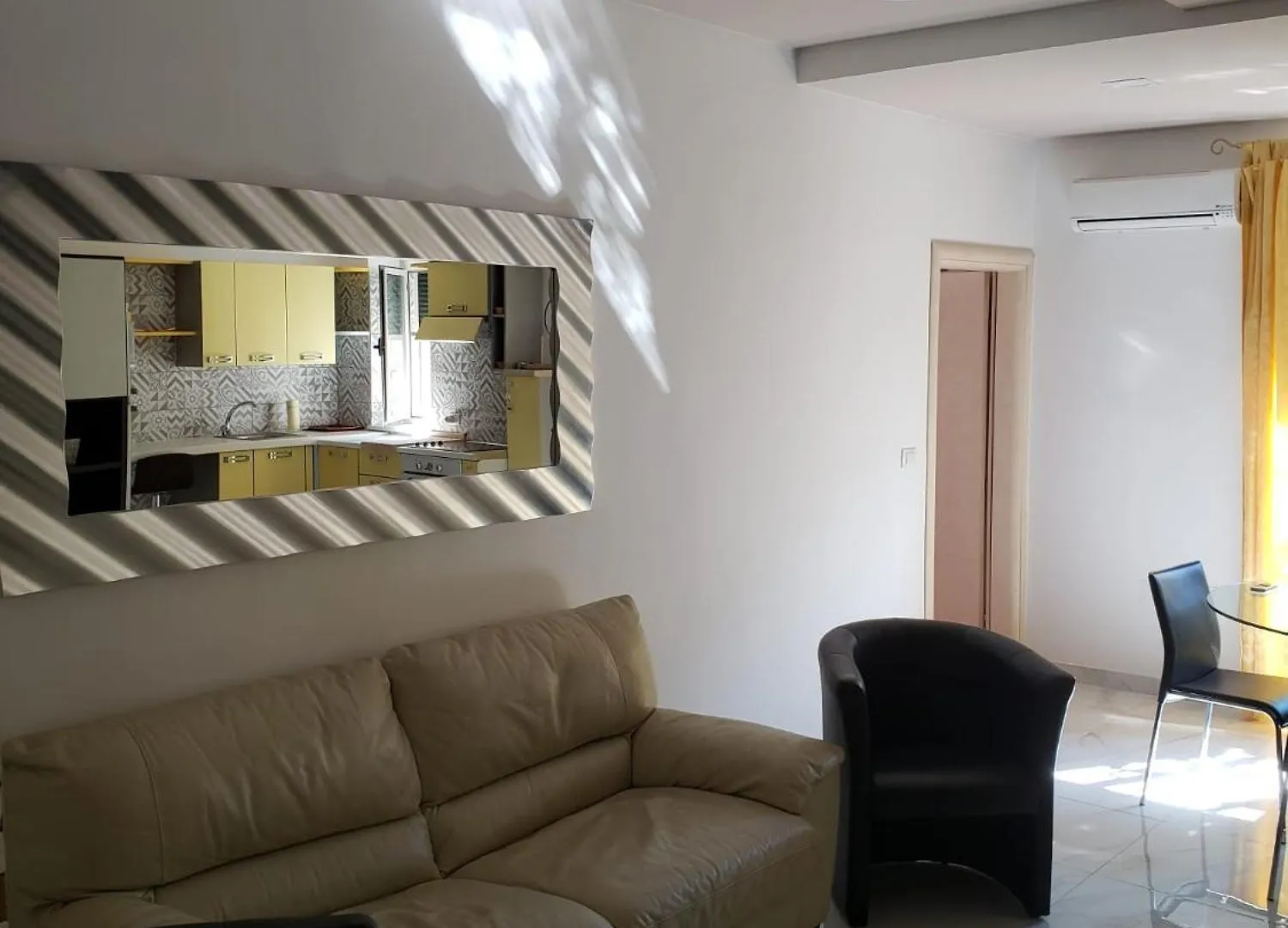 Art Gallery Apartments 2 Tirana Albania